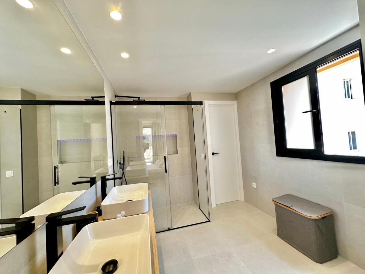 Penthouse Rs 38 Center - Eaw Homes Apartment